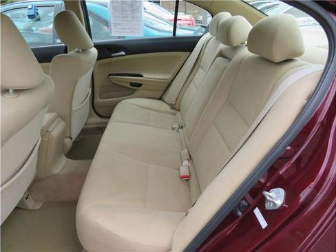 Used 2011 Honda Accord LX image 4