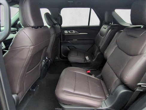 New 2026 Ford Explorer Platinum image 14
