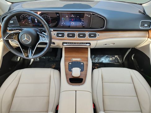 Used 2024 Mercedes-Benz GLE 450 4MATIC image 25