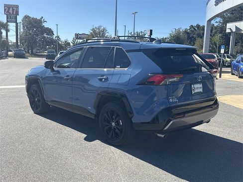 Used 2024 Toyota RAV4 SE image 6