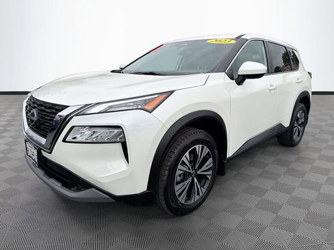 Used 2023 Nissan Rogue SV FWD image 3