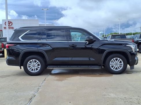 Used 2025 Toyota Sequoia SR5 AWD/4WD image 10