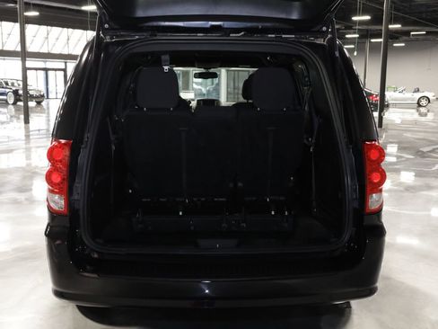 Used 2018 Dodge Grand Caravan SE FWD image 24