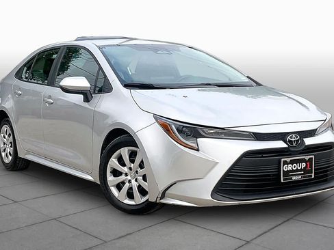 Used 2023 Toyota Corolla LE FWD image 3