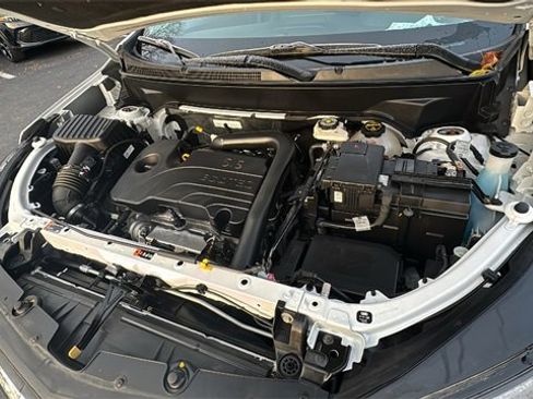 Used 2024 Chevrolet Equinox LT image 34