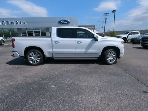 Used 2024 Chevrolet Silverado 1500 High Country AWD/4WD image 35