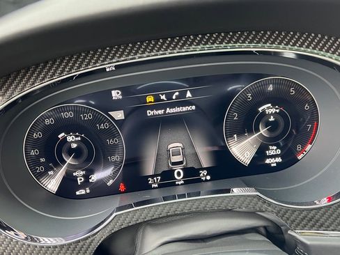 Used 2022 Bentley Bentayga image 30