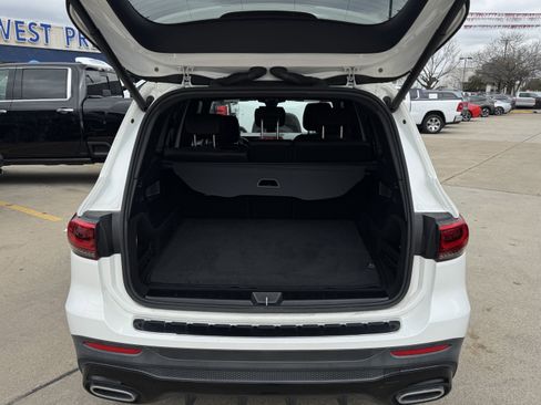 Used 2023 Mercedes-Benz GLB 250 image 8