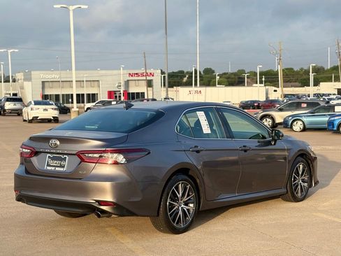 Used 2024 Toyota Camry XLE FWD image 7