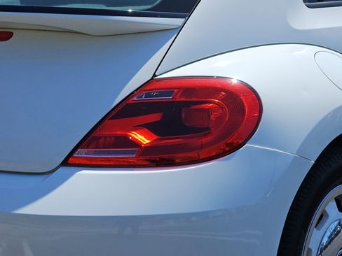 Used 2015 Volkswagen Beetle 1.8T FWD image 11
