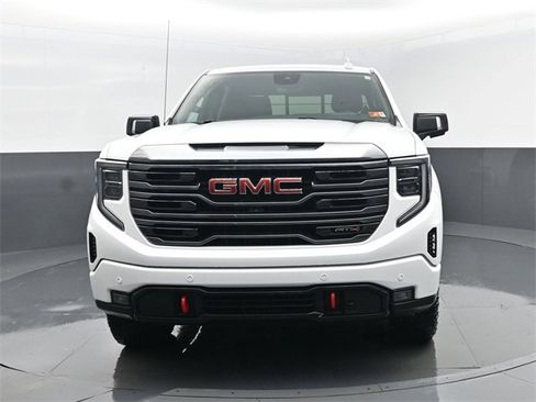 Used 2022 GMC Sierra 1500 AT4 image 24