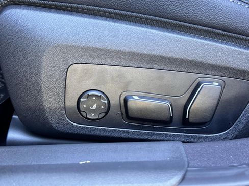 Used 2026 BMW 330i Sedan w/ Premium Package image 19