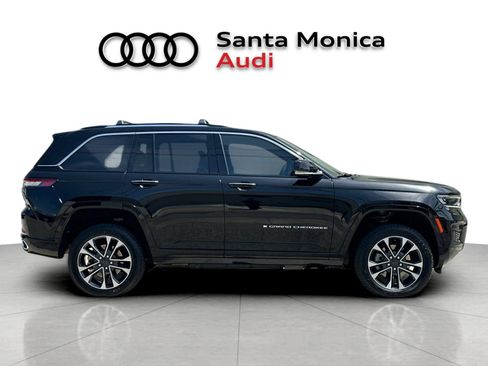 Used 2023 Jeep Grand Cherokee Overland w/ Luxury Tech Group IV AWD/4WD image 8