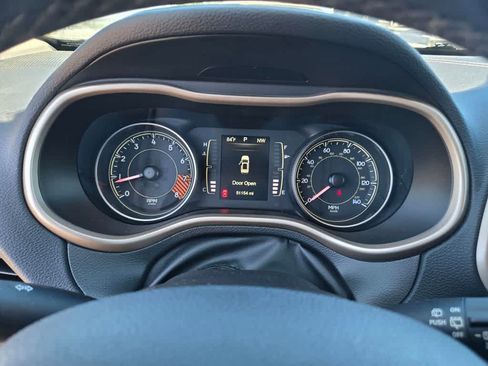 Used 2014 Jeep Cherokee Latitude AWD/4WD image 16