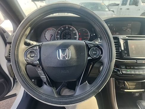 Used 2017 Honda Accord EX-L image 21