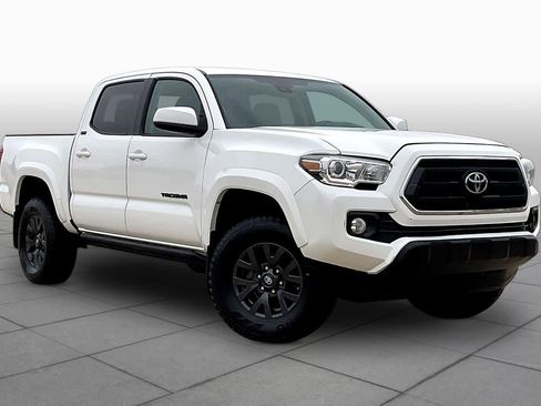 Used 2021 Toyota Tacoma SR5 w/ SR5 Appearance Package (SM) image 2