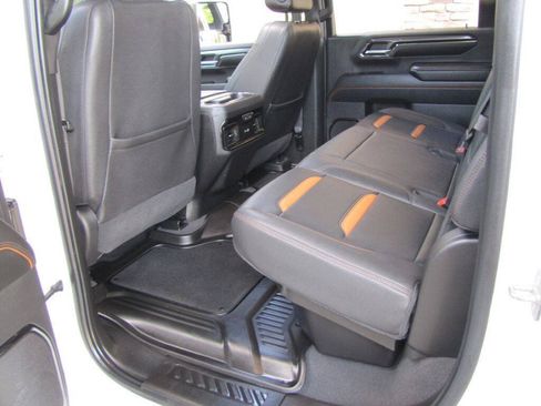 Used 2024 GMC Sierra 2500 AT4 w/ AT4 Premium Plus Package AWD/4WD image 19
