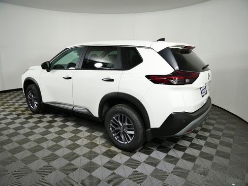 Used 2023 Nissan Rogue S image 6