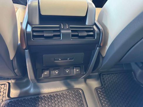 Used 2021 Land Rover Defender 110 S image 18