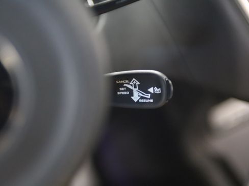 Used 2023 McLaren GT RWD image 25