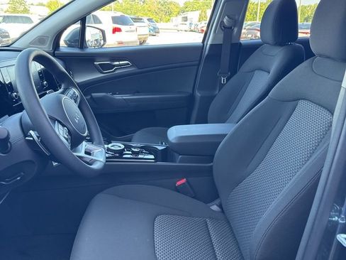 Certified 2025 Kia Sportage LX image 14