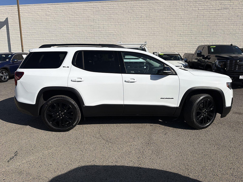 Used 2023 GMC Acadia SLE w/ Elevation Edition FWD image 4