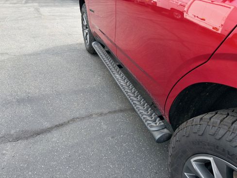 Used 2024 Chevrolet Tahoe Z71 w/ Luxury Package image 24