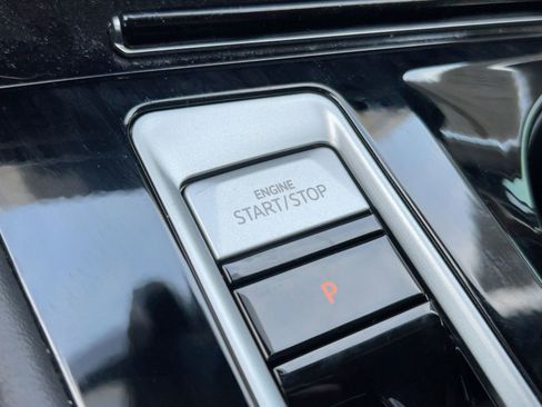 Used 2024 Volkswagen Atlas SE image 20