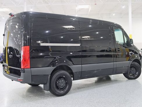 Used 2025 Mercedes-Benz Sprinter 2500 image 8