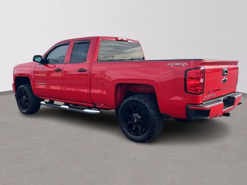 Used 2017 Chevrolet Silverado 1500 Custom w/ Custom Convenience Package image 5