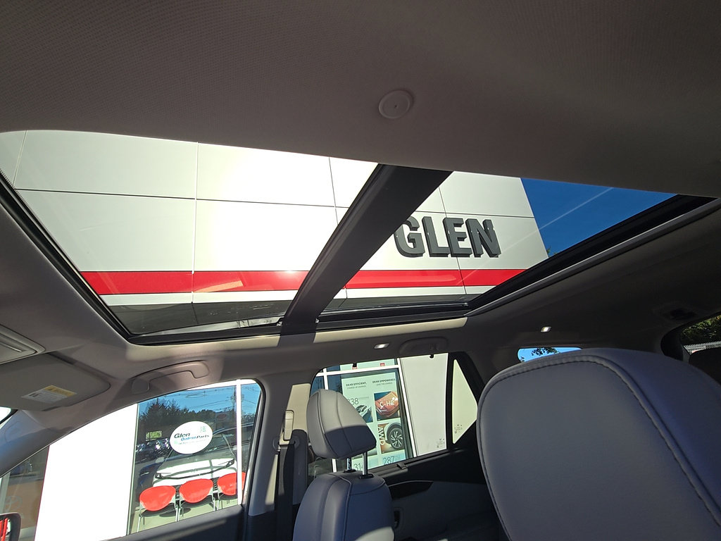 Used 2025 Honda Pilot Touring image 13