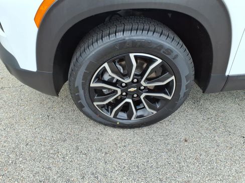 Used 2023 Chevrolet TrailBlazer ACTIV AWD/4WD image 3