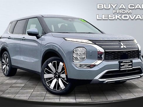 New 2026 Mitsubishi Outlander ES image 1