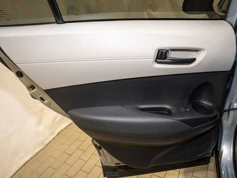 Certified 2022 Toyota Corolla Cross L image 8