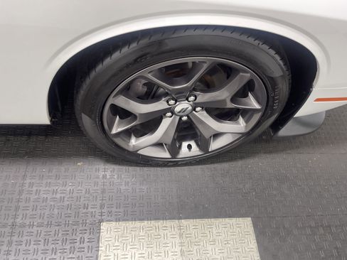 Used 2019 Dodge Challenger R/T image 17