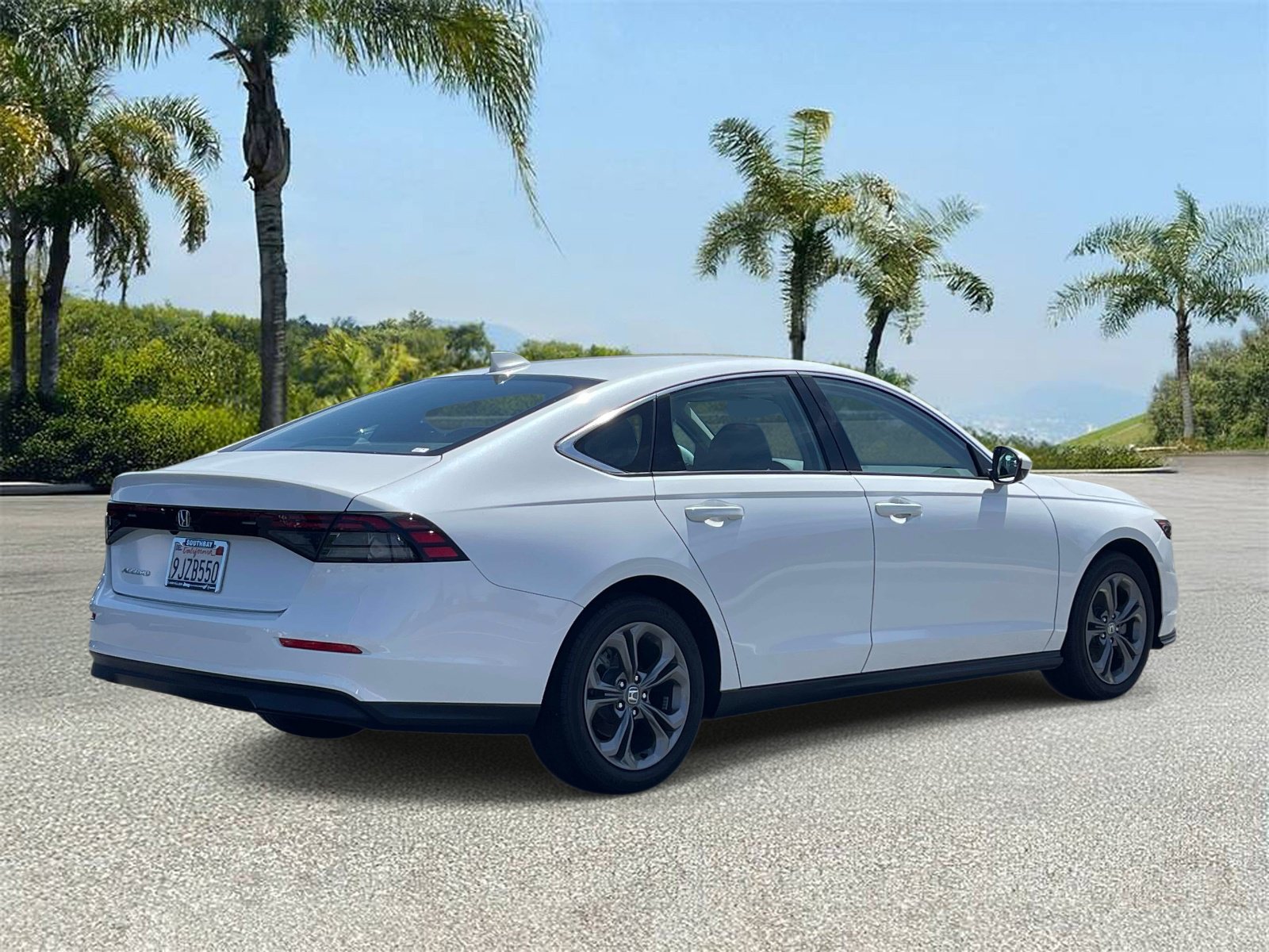 Used 2024 Honda Accord EX image 4