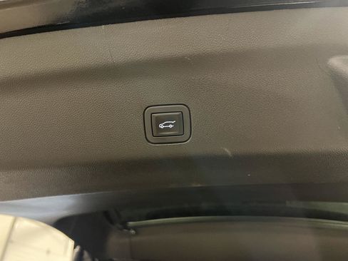 Used 2024 GMC Yukon Denali Ultimate AWD/4WD image 41