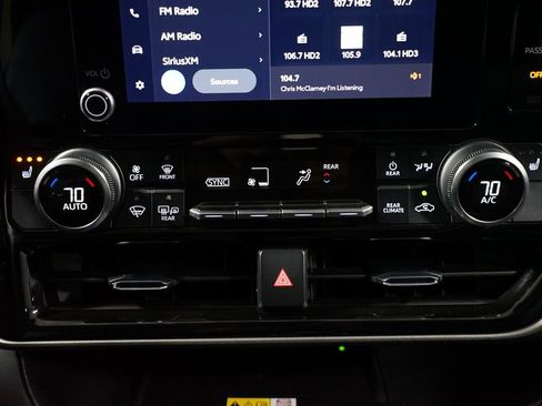 Certified 2023 Toyota Highlander XLE image 20