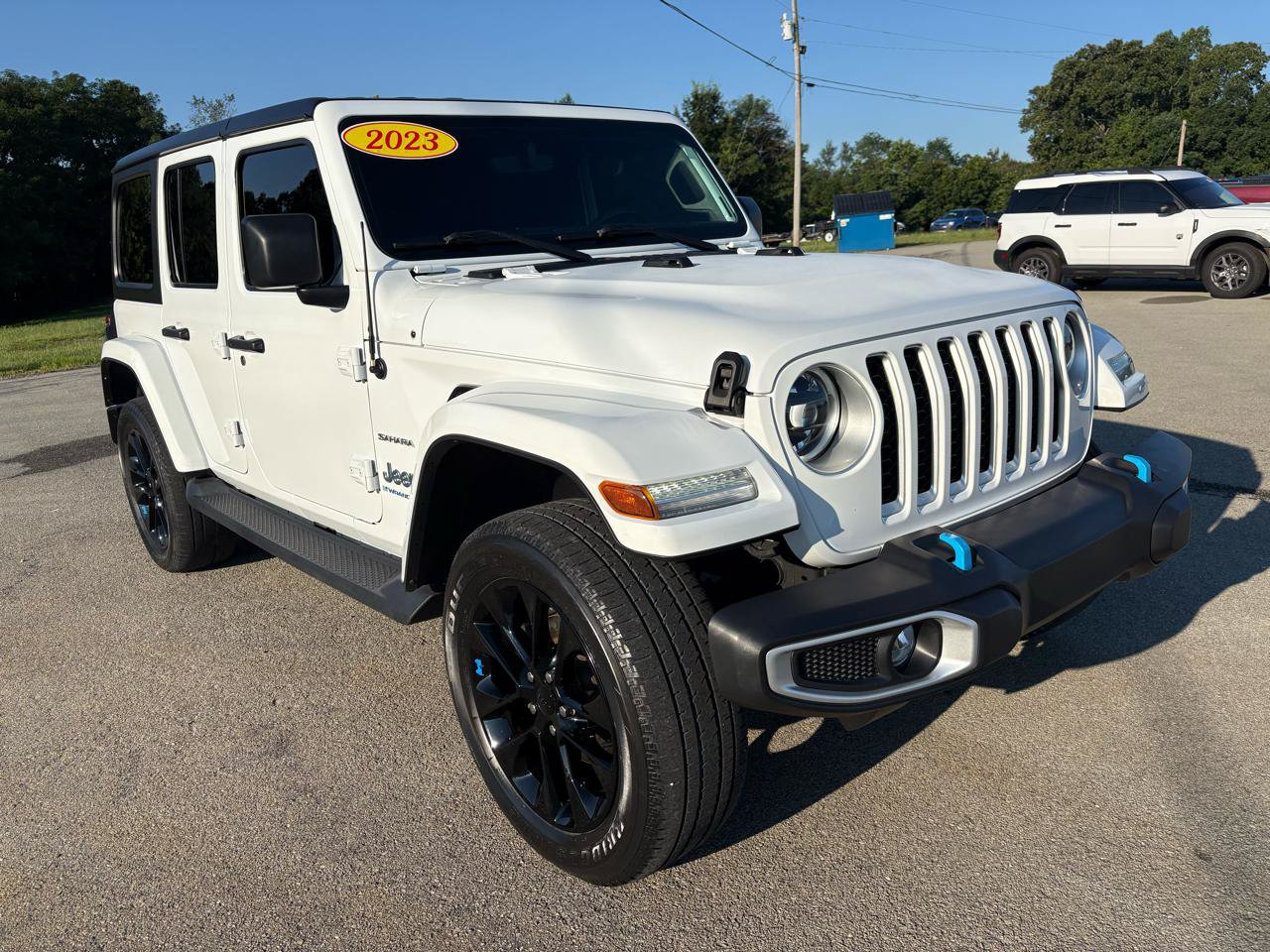 Used 2023 Jeep Wrangler Unlimited Sahara w/ Cold Weather Group AWD/4WD image 1