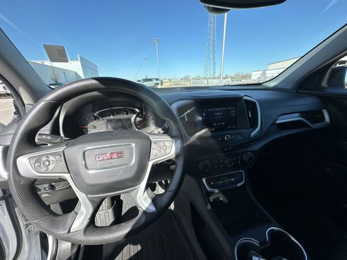 Used 2023 GMC Terrain SLE w/ Driver Convenience Package image 11