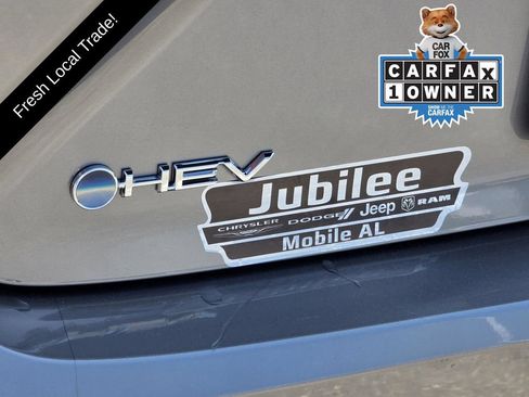 Used 2025 Toyota Camry SE w/ Multimedia Upgrade Package FWD image 27