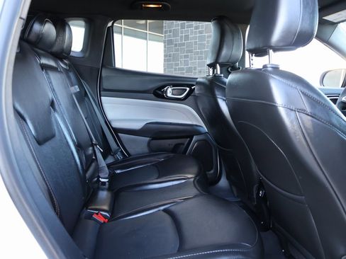 Used 2023 Jeep Compass Limited image 13