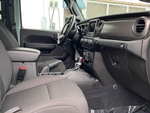 Used 2023 Jeep Wrangler Sport S w/ Cold Weather Group image 19