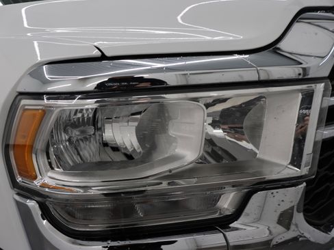 Used 2024 RAM 3500 Tradesman w/ Chrome Appearance Group image 22