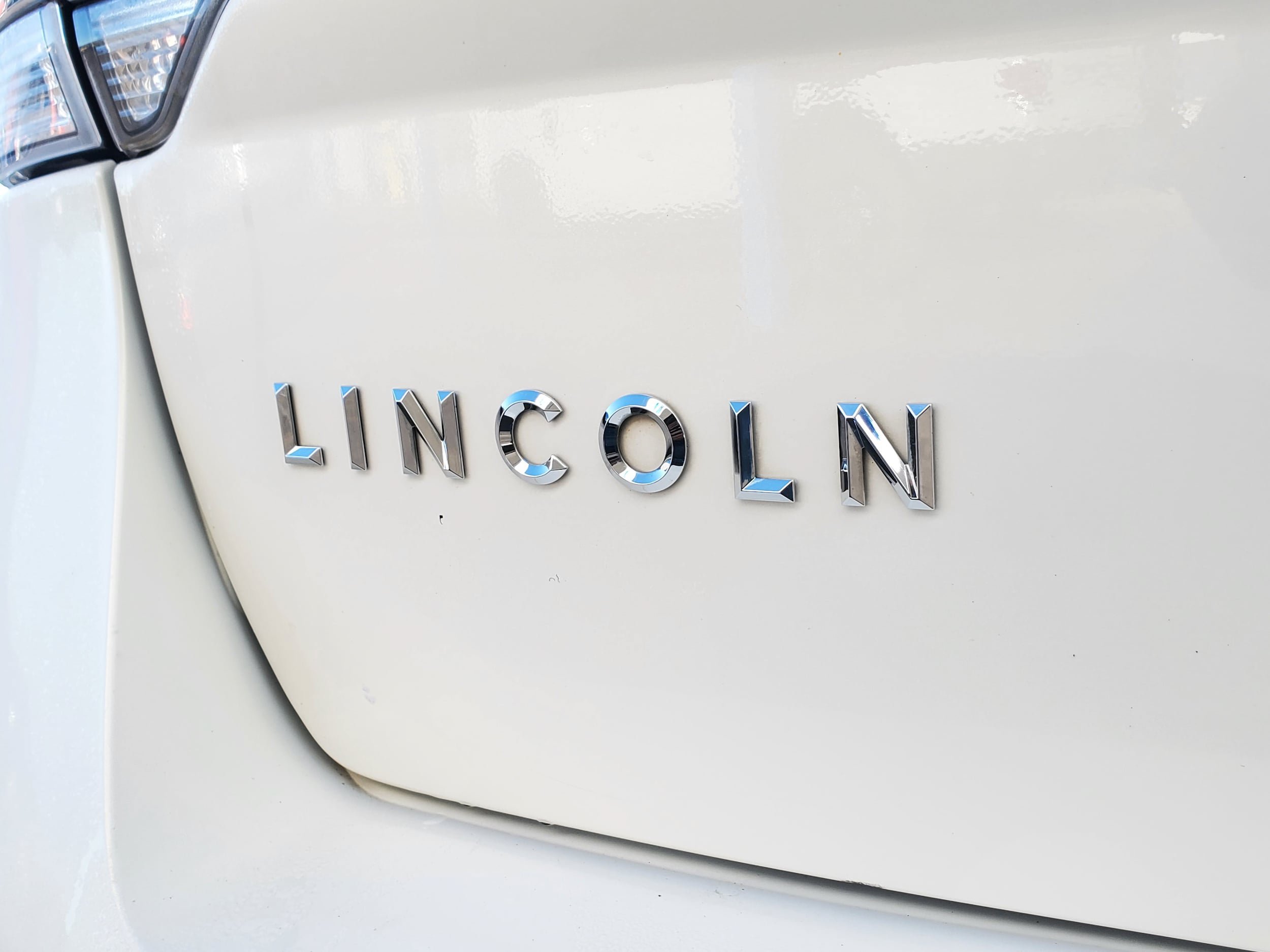 Used 2012 Lincoln MKX AWD image 8