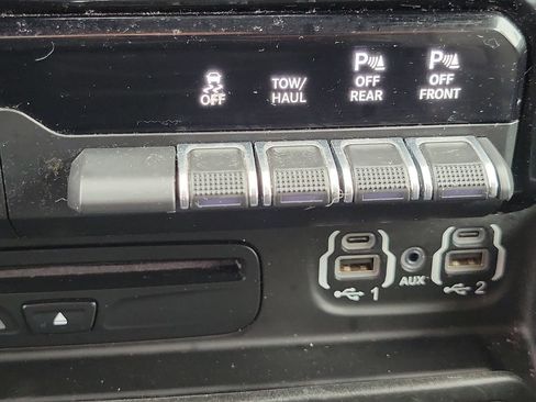 Used 2019 RAM 1500 Laramie w/ Sport Appearance Package image 15