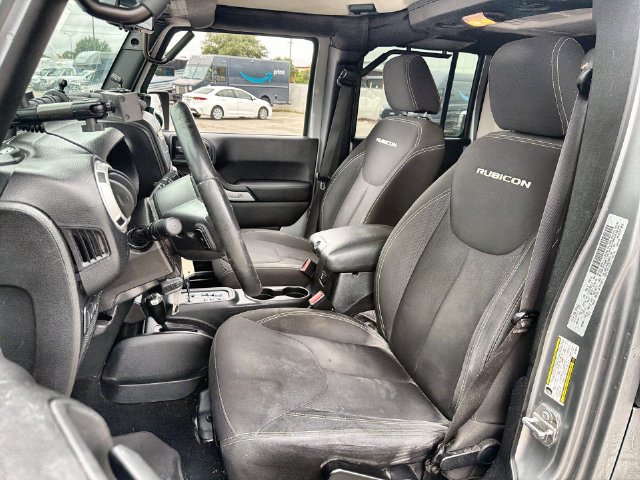 Used 2016 Jeep Wrangler Unlimited Rubicon w/ Connectivity Group AWD/4WD image 11