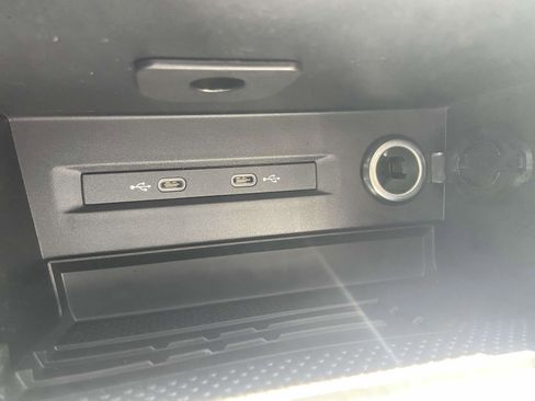 New 2025 Volkswagen Taos SE image 29