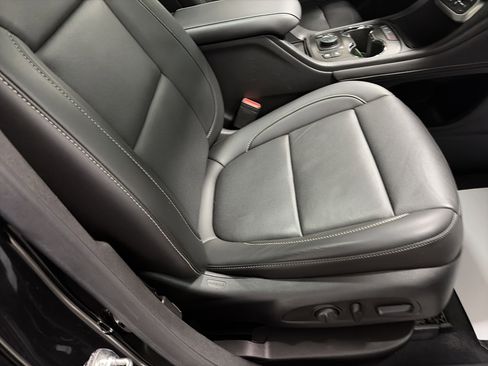 Used 2023 GMC Acadia SLT w/ Technology Package image 37