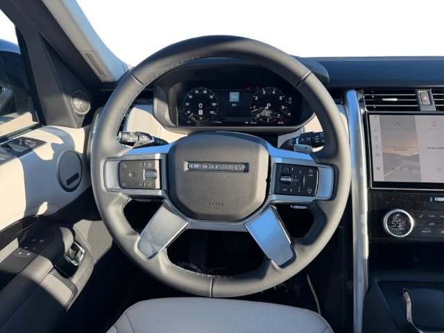 New 2026 Land Rover Discovery S AWD/4WD image 13